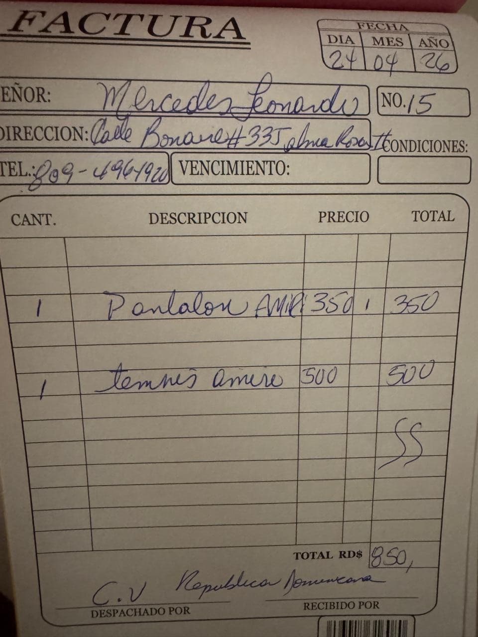 Factura de Mercedes Leonardo — Pantalón + tenis Amiri